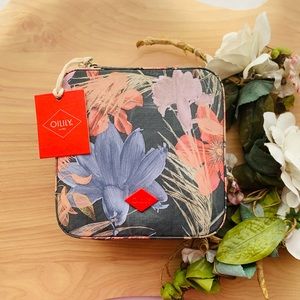 New✨Oilily Botanical Blossom Jewelry Case Traveler